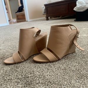 Vince nude wedges